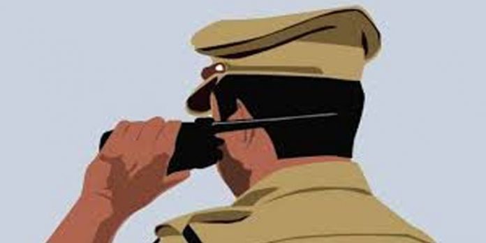 പഞ്ചറെന്ന് പറഞ്ഞ് കൈകാണിച്ച് നിർത്തി പട്ടാപ്പകൽ കാർ മോഷ്ടിച്ചു പഞ്ചറെന്ന് പറഞ്ഞ് കൈകാണിച്ച് നിർത്തി പട്ടാപ്പകൽ കാർ മോഷ്ടിച്ചു