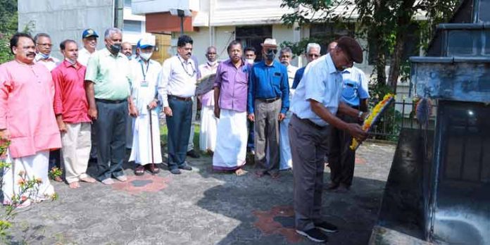 ആസാദി കാ അമൃത് മഹോത്സവ്, സ്വര്ണിം വിജയ് വര്ഷ് ; യുദ്ധവീരന്ന്മാരെയും കുടുംബാംഗങ്ങളെയും ആദരിച്ചു ആസാദി കാ അമൃത് മഹോത്സവ്, സ്വര്ണിം വിജയ് വര്ഷ് ; യുദ്ധവീരന്ന്മാരെയും കുടുംബാംഗങ്ങളെയും ആദരിച്ചു