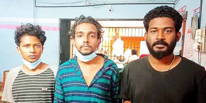 തമിഴ്നാട്ടില് ഒളിവില് കഴിഞ്ഞ ക്രിമിനല് കേസുകളിലെ പ്രതിയും സുഹൃത്തുക്കളും റാന്നി പോലീസിന്റെ പിടിയില് തമിഴ്നാട്ടില് ഒളിവില് കഴിഞ്ഞ ക്രിമിനല് കേസുകളിലെ പ്രതിയും സുഹൃത്തുക്കളും റാന്നി പോലീസിന്റെ പിടിയില്