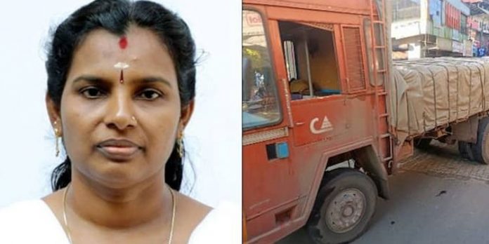 ലോറിക്കടിയിൽപെട്ട് സ്കൂട്ടർ യാത്രക്കാരിക്ക് ദാരുണാന്ത്യം ലോറിക്കടിയിൽപെട്ട് സ്കൂട്ടർ യാത്രക്കാരിക്ക് ദാരുണാന്ത്യം