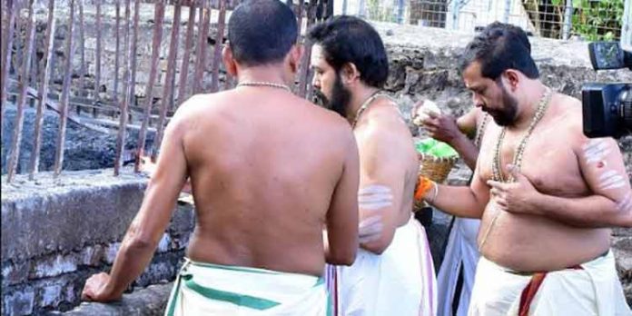 ശബരിമല മകരവിളക്ക് തീര്ത്ഥാടനത്തിന് തുടക്കം ; ഭക്തര്ക്ക് പ്രവേശനം നാളെ (31) മുതല് ശബരിമല മകരവിളക്ക് തീര്ത്ഥാടനത്തിന് തുടക്കം ; ഭക്തര്ക്ക് പ്രവേശനം നാളെ (31) മുതല്