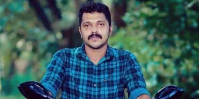 വിവാഹ ദിവസം പോലീസുകാരന് തൂങ്ങിമരിച്ച നിലയില് വിവാഹ ദിവസം പോലീസുകാരന് തൂങ്ങിമരിച്ച നിലയില്