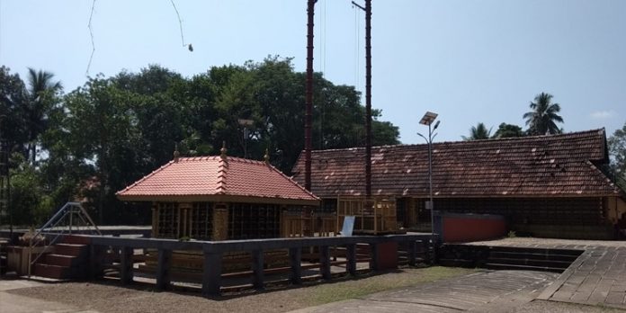 പഴമയുടെ പെരുമയില് തൃക്കലഞ്ഞൂര് ശ്രീ മഹാദേവ ക്ഷേത്രം പഴമയുടെ പെരുമയില് തൃക്കലഞ്ഞൂര് ശ്രീ മഹാദേവ ക്ഷേത്രം