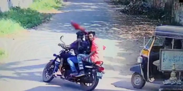 പോത്തൻകോട് സുധീഷ് വധം ; കൊല്ലാൻ ഉപയോഗിച്ച കത്തി കിട്ടി പോത്തൻകോട് സുധീഷ് വധം ; കൊല്ലാൻ ഉപയോഗിച്ച കത്തി കിട്ടി