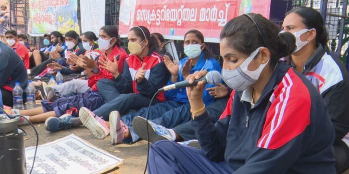 സമരം നടത്തുന്ന കായിക താരങ്ങളുമായി മന്ത്രി ഇന്ന് ചർച്ച നടത്തും സമരം നടത്തുന്ന കായിക താരങ്ങളുമായി മന്ത്രി ഇന്ന് ചർച്ച നടത്തും