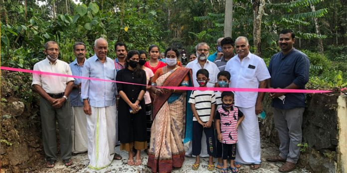 വലിയപറമ്പിൽപടി തേരിട്ടമട ഇടനാഴി റോഡിന്റെ ഉദ്ഘാടനം നടത്തി വലിയപറമ്പിൽപടി തേരിട്ടമട ഇടനാഴി റോഡിന്റെ ഉദ്ഘാടനം നടത്തി