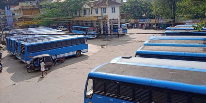 സന്ധ്യയ്ക്കു ശേഷം ഓഫ് : ഞായര് അവധി, ഇതു റാന്നിയിലെ സ്വകാര്യ ബസുകളുടെ നിബന്ധനയില് ചിലത് – പ്രതിഷേധം ശക്തം സന്ധ്യയ്ക്കു ശേഷം ഓഫ് : ഞായര് അവധി, ഇതു റാന്നിയിലെ സ്വകാര്യ ബസുകളുടെ നിബന്ധനയില് ചിലത് – പ്രതിഷേധം ശക്തം