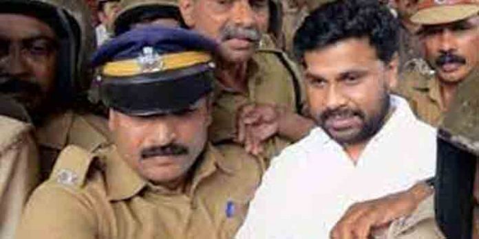 തെളിവുകള് കൈമാറി ; കൂടുതൽ പേർ ദിലീപിനെതിരെ രംഗത്തുവരും – ബാലചന്ദ്രകുമാര് തെളിവുകള് കൈമാറി ; കൂടുതൽ പേർ ദിലീപിനെതിരെ രംഗത്തുവരും – ബാലചന്ദ്രകുമാര്