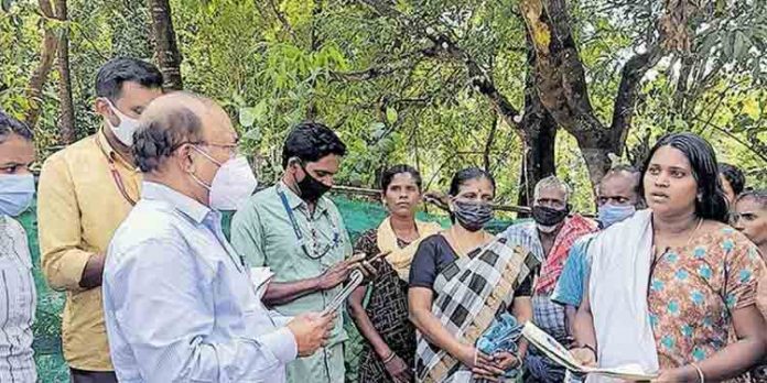 സര്ക്കാര് ഫണ്ട് ഉപയോഗിച്ച് പട്ടികജാതിക്കാര്ക്കു ഭൂമി വാങ്ങിയതിന്റെ പേരില് വന് തട്ടിപ്പ് സര്ക്കാര് ഫണ്ട് ഉപയോഗിച്ച് പട്ടികജാതിക്കാര്ക്കു ഭൂമി വാങ്ങിയതിന്റെ പേരില് വന് തട്ടിപ്പ്
