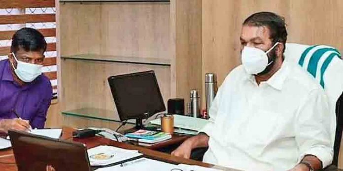 സര്ക്കാര് സ്കൂളുകളുടെ നടത്തിപ്പ് ചുമതല പ്രിന്സിപ്പല്മാര്ക്ക് നല്കാന് തീരുമാനം സര്ക്കാര് സ്കൂളുകളുടെ നടത്തിപ്പ് ചുമതല പ്രിന്സിപ്പല്മാര്ക്ക് നല്കാന് തീരുമാനം