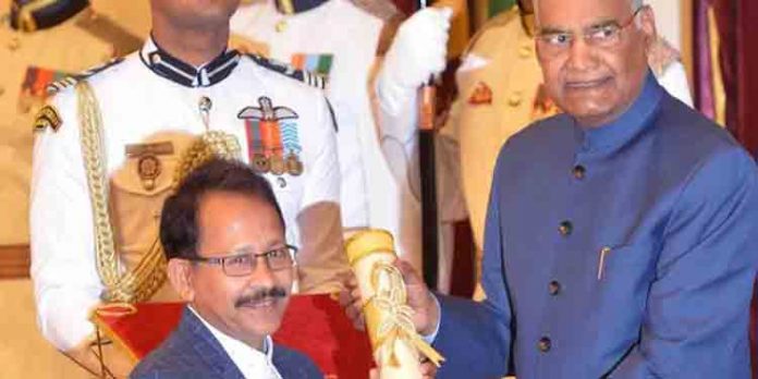 പ്രായപൂര്ത്തിയാകാത്ത പെണ്ക്കുട്ടിയെ പീഡിപ്പിച്ചു ; പത്മശ്രീ ജേതാവ് അറസ്റ്റില് പ്രായപൂര്ത്തിയാകാത്ത പെണ്ക്കുട്ടിയെ പീഡിപ്പിച്ചു ; പത്മശ്രീ ജേതാവ് അറസ്റ്റില്