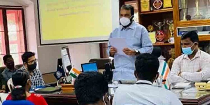 അഞ്ച് വര്ഷം മുന്പ് റീഇംബേഴ്സ്മെന്റ് ആവശ്യപ്പെട്ട് നല്കിയ അപേക്ഷ തീര്പ്പാക്കിയില്ല ; താക്കീതുമായി മന്ത്രി വി.ശിവന്കുട്ടി അഞ്ച് വര്ഷം മുന്പ് റീഇംബേഴ്സ്മെന്റ് ആവശ്യപ്പെട്ട് നല്കിയ അപേക്ഷ തീര്പ്പാക്കിയില്ല ; താക്കീതുമായി മന്ത്രി വി.ശിവന്കുട്ടി
