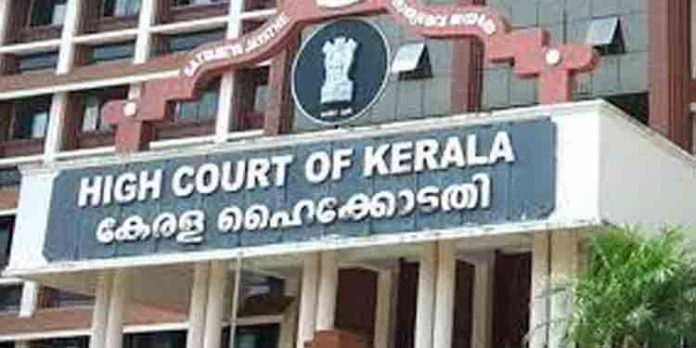 നടിയെ ആക്രമിച്ച കേസ് : പ്രോസിക്യൂഷന് നിലപാട് ചോദ്യം ചെയ്ത് ഹൈക്കോടതി നടിയെ ആക്രമിച്ച കേസ് : പ്രോസിക്യൂഷന് നിലപാട് ചോദ്യം ചെയ്ത് ഹൈക്കോടതി
