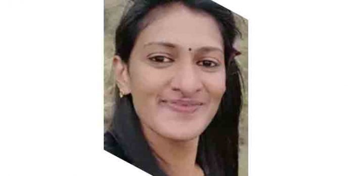 മൂന്നാറില് സ്കൂള് കൗണ്സിലറായ യുവതി ആത്മഹത്യ ചെയ്ത സംഭവം ; പോലീസ് ഉദ്യോഗസ്ഥന് സസ്പെന്ഷന് മൂന്നാറില് സ്കൂള് കൗണ്സിലറായ യുവതി ആത്മഹത്യ ചെയ്ത സംഭവം ; പോലീസ് ഉദ്യോഗസ്ഥന് സസ്പെന്ഷന്
