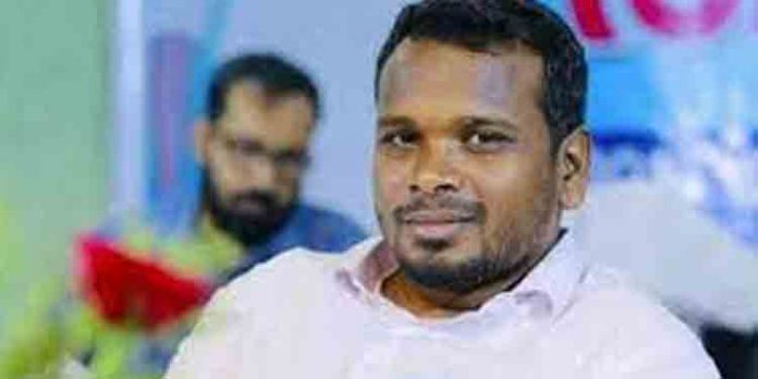 ഫിറോസ് കുന്നുംപറമ്പിലിന്റെ സാമ്പത്തിക തട്ടിപ്പ് ; അന്വേഷണത്തിനു പോയ മാദ്ധ്യമ പ്രവര്ത്തകരെ ഗുണ്ടകള് കയ്യേറ്റം ചെയ്തു ഫിറോസ് കുന്നുംപറമ്പിലിന്റെ സാമ്പത്തിക തട്ടിപ്പ് ; അന്വേഷണത്തിനു പോയ മാദ്ധ്യമ പ്രവര്ത്തകരെ ഗുണ്ടകള് കയ്യേറ്റം ചെയ്തു