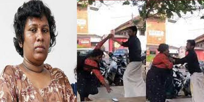 തന്നെ ആക്രമിച്ചയാള് സംഘപരിവാറിന്റെ സ്ഥിരം ഗുണ്ടയാണെന്ന് സാമൂഹ്യ പ്രവര്ത്തക ബിന്ദു അമ്മിണി തന്നെ ആക്രമിച്ചയാള് സംഘപരിവാറിന്റെ സ്ഥിരം ഗുണ്ടയാണെന്ന് സാമൂഹ്യ പ്രവര്ത്തക ബിന്ദു അമ്മിണി