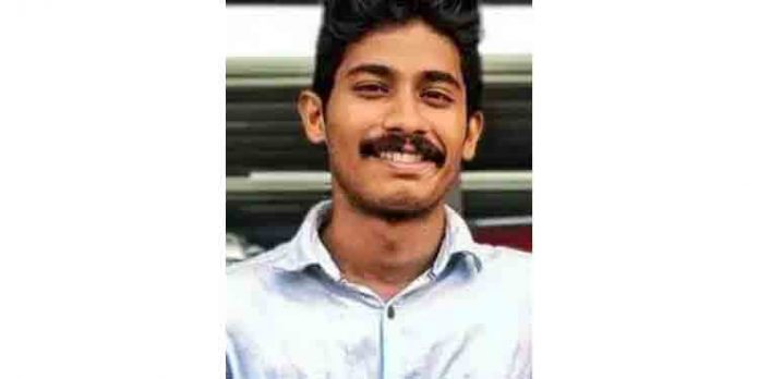 നിയന്ത്രണം വിട്ട കാര് മതിലില് ഇടിച്ച് യുവാവ് മരിച്ചു നിയന്ത്രണം വിട്ട കാര് മതിലില് ഇടിച്ച് യുവാവ് മരിച്ചു