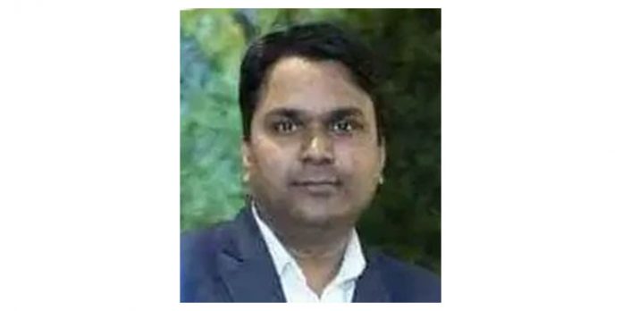 മദ്യലഹരിയില് പോലീസ് ഉദ്യോഗസ്ഥന് ഓടിച്ച കാറിടിച്ച് യുവാവ് മരിച്ചു മദ്യലഹരിയില് പോലീസ് ഉദ്യോഗസ്ഥന് ഓടിച്ച കാറിടിച്ച് യുവാവ് മരിച്ചു