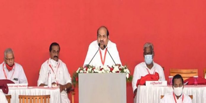 കേന്ദ്രസര്ക്കാരിനെ നിയന്ത്രിക്കുന്നത് ആര്എസ്എസ് ആണെന്ന് സംസ്ഥാന സെക്രട്ടറി കോടിയേരി ബാലകൃഷ്ണന് കേന്ദ്രസര്ക്കാരിനെ നിയന്ത്രിക്കുന്നത് ആര്എസ്എസ് ആണെന്ന് സംസ്ഥാന സെക്രട്ടറി കോടിയേരി ബാലകൃഷ്ണന്