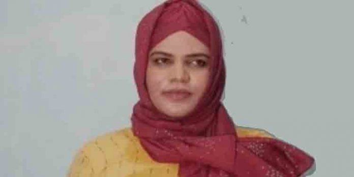 ആവശ്യപ്പെട്ടത് ദയാവധം ലഭിച്ചത് ജോലി ; ഒറ്റപ്പാലം സ്വദേശി ട്രാന്സ് വുമണിന്റെ ദുരിത കഥ ഇങ്ങനെ ആവശ്യപ്പെട്ടത് ദയാവധം ലഭിച്ചത് ജോലി ; ഒറ്റപ്പാലം സ്വദേശി ട്രാന്സ് വുമണിന്റെ ദുരിത കഥ ഇങ്ങനെ