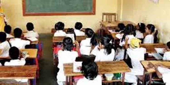 സ്കൂളുകളുടെ പ്രവര്ത്തനം നിയന്ത്രിക്കും : വിദ്യാഭ്യാസ മന്ത്രി സ്കൂളുകളുടെ പ്രവര്ത്തനം നിയന്ത്രിക്കും : വിദ്യാഭ്യാസ മന്ത്രി