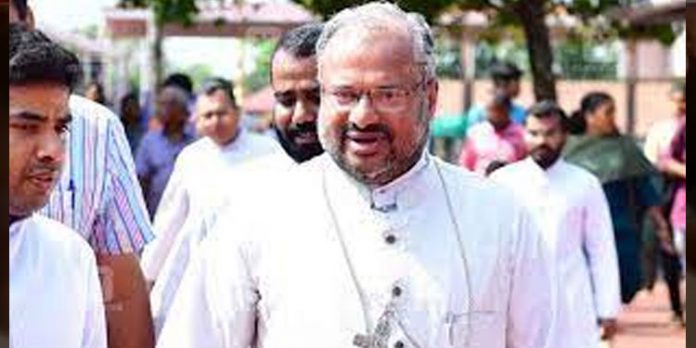 കന്യാസ്ത്രീയെ ബലാത്സംഗം ചെയ്ത കേസ് ; ഏഴു വകുപ്പുകളും നിലനില്ക്കില്ലെന്ന് കോടതി കന്യാസ്ത്രീയെ ബലാത്സംഗം ചെയ്ത കേസ് ; ഏഴു വകുപ്പുകളും നിലനില്ക്കില്ലെന്ന് കോടതി