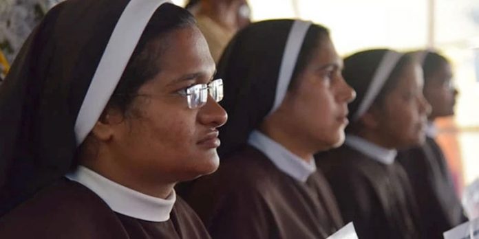 കോടതിയില്നിന്ന് നീതി ലഭിച്ചില്ല ; ബിഷപ്പ് ഫ്രാങ്കോ മുളയ്ക്കലിനെ കുറ്റവിമുക്തനാക്കിയതിനെതിരെ കുറവിലങ്ങാട് മഠത്തിലെ കന്യാസ്ത്രീകള് കോടതിയില്നിന്ന് നീതി ലഭിച്ചില്ല ; ബിഷപ്പ് ഫ്രാങ്കോ മുളയ്ക്കലിനെ കുറ്റവിമുക്തനാക്കിയതിനെതിരെ കുറവിലങ്ങാട് മഠത്തിലെ കന്യാസ്ത്രീകള്