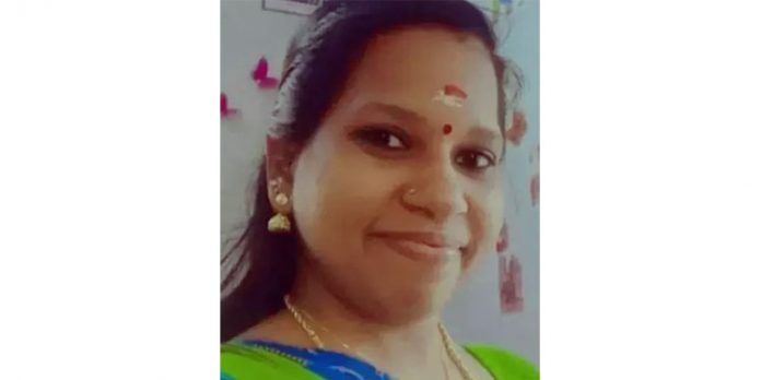 ലോറി സ്കൂട്ടറിലിടിച്ച് യുവതിക്ക് ദാരുണാന്ത്യം ലോറി സ്കൂട്ടറിലിടിച്ച് യുവതിക്ക് ദാരുണാന്ത്യം