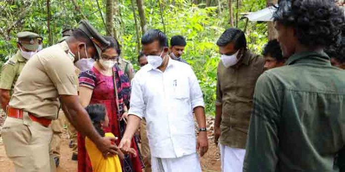 മൂഴിയാറില് ഒഴിഞ്ഞു കിടക്കുന്ന കെഎസ്ഇബി ക്വാര്ട്ടേഴ്സുകളില് ആദിവാസികളെ പുനരധിവസിപ്പിക്കും : മന്ത്രി മൂഴിയാറില് ഒഴിഞ്ഞു കിടക്കുന്ന കെഎസ്ഇബി ക്വാര്ട്ടേഴ്സുകളില് ആദിവാസികളെ പുനരധിവസിപ്പിക്കും : മന്ത്രി