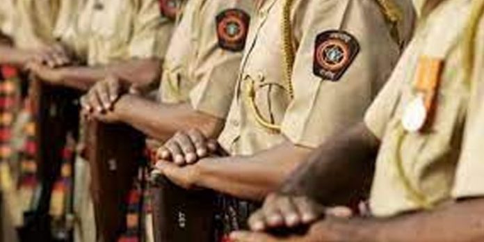 മഹാരാഷ്ട്രയില് പോലീസുകാര്ക്കിടയില് കോവിഡ് വ്യാപനം രൂക്ഷം മഹാരാഷ്ട്രയില് പോലീസുകാര്ക്കിടയില് കോവിഡ് വ്യാപനം രൂക്ഷം