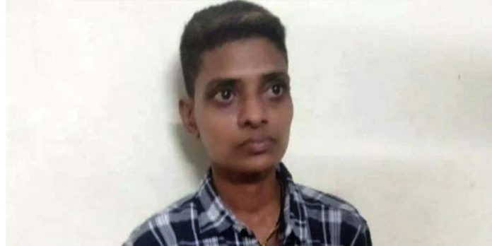 ആണ്വേഷത്തില് കഴിയുന്ന യുവതിയെ പോക്സോ കേസില് അറസ്റ്റ് ചെയ്തു ആണ്വേഷത്തില് കഴിയുന്ന യുവതിയെ പോക്സോ കേസില് അറസ്റ്റ് ചെയ്തു