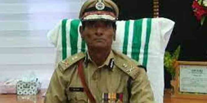 നടിയെ ആക്രമിച്ച കേസില് മാധ്യമങ്ങള് അതിരു വിട്ടോ എന്ന് പരിശോധിക്കാന് ഡിജിപിയ്ക്ക് ഹൈക്കോടതി നിര്ദ്ദേശം നടിയെ ആക്രമിച്ച കേസില് മാധ്യമങ്ങള് അതിരു വിട്ടോ എന്ന് പരിശോധിക്കാന് ഡിജിപിയ്ക്ക് ഹൈക്കോടതി നിര്ദ്ദേശം