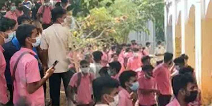 പരീക്ഷ മുടങ്ങി ; പോളിടെക്നിക് കോളേജ് അടിച്ചു തകർത്ത് വിദ്യാർത്ഥികൾ പരീക്ഷ മുടങ്ങി ; പോളിടെക്നിക് കോളേജ് അടിച്ചു തകർത്ത് വിദ്യാർത്ഥികൾ