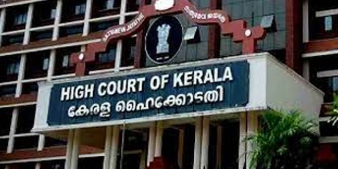 പിതാവെന്ന നിലയിലെ ചുമതല നിര്വഹിക്കുന്നതില് ജാതിക്കും വിശ്വാസത്തിനുമൊന്നും പങ്കില്ലെന്ന് ഹൈക്കോടതി പിതാവെന്ന നിലയിലെ ചുമതല നിര്വഹിക്കുന്നതില് ജാതിക്കും വിശ്വാസത്തിനുമൊന്നും പങ്കില്ലെന്ന് ഹൈക്കോടതി