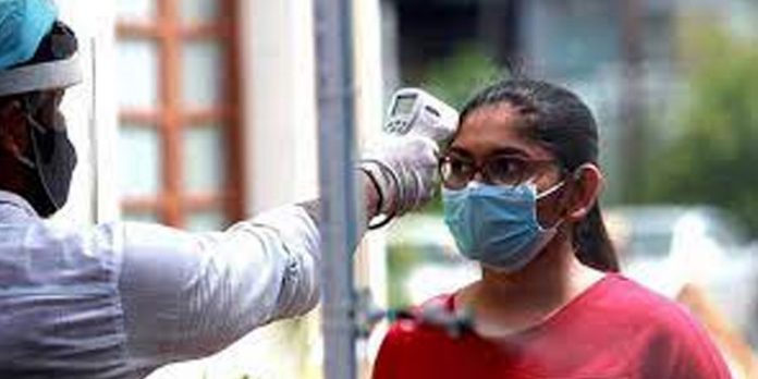 രാജ്യത്ത് കോവിഡ് രൂക്ഷം ; പ്രതിദിന കേസുകള് മൂന്ന് ലക്ഷം കടന്നു രാജ്യത്ത് കോവിഡ് രൂക്ഷം ; പ്രതിദിന കേസുകള് മൂന്ന് ലക്ഷം കടന്നു