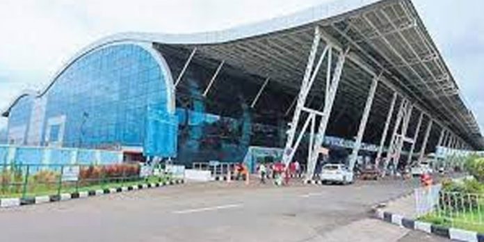 എയര്പോര്ട്ട് പീഡന കേസ് പ്രതി മധുസൂദന റാവു തുമ്പ പോലീസ് സ്റ്റേഷനില് ഹാജരായി എയര്പോര്ട്ട് പീഡന കേസ് പ്രതി മധുസൂദന റാവു തുമ്പ പോലീസ് സ്റ്റേഷനില് ഹാജരായി