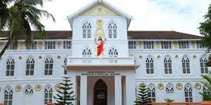 ജനാഭിമുഖ കുർബാന തുടരും ; സിനഡിന്റെ നിർദ്ദേശം തള്ളി എറണാകുളം അങ്കമാലി അതിരൂപത ജനാഭിമുഖ കുർബാന തുടരും ; സിനഡിന്റെ നിർദ്ദേശം തള്ളി എറണാകുളം അങ്കമാലി അതിരൂപത