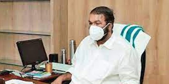 വ്യാപകമായ എതിർപ്പ് ഉയരുമ്പോഴും പത്ത്, പന്ത്രണ്ട് ക്ലാസ് പരീക്ഷകൾക്ക് നിശ്ചയിച്ച ചോദ്യഘടനയിൽ മാറ്റം വരുത്തില്ലെന്ന് വിദ്യാഭ്യാസവകുപ്പ് വ്യാപകമായ എതിർപ്പ് ഉയരുമ്പോഴും പത്ത്, പന്ത്രണ്ട് ക്ലാസ് പരീക്ഷകൾക്ക് നിശ്ചയിച്ച ചോദ്യഘടനയിൽ മാറ്റം വരുത്തില്ലെന്ന് വിദ്യാഭ്യാസവകുപ്പ്