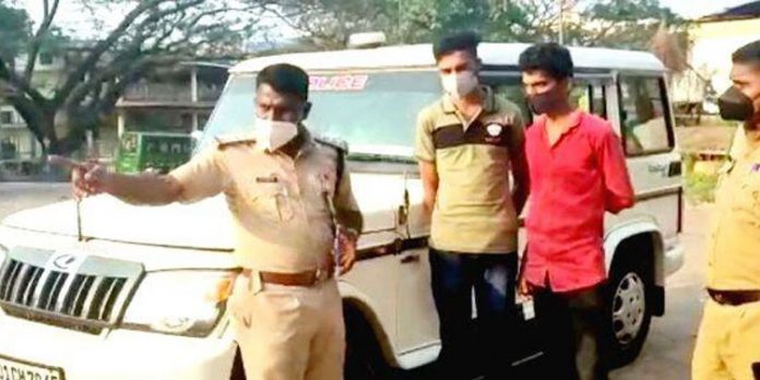 പതിമൂന്നുകാരിയെ മുന്പ് രണ്ട് തവണ ബസിനുള്ളില് വച്ച് പീഡിപ്പിച്ചതായി മൊഴി പതിമൂന്നുകാരിയെ മുന്പ് രണ്ട് തവണ ബസിനുള്ളില് വച്ച് പീഡിപ്പിച്ചതായി മൊഴി