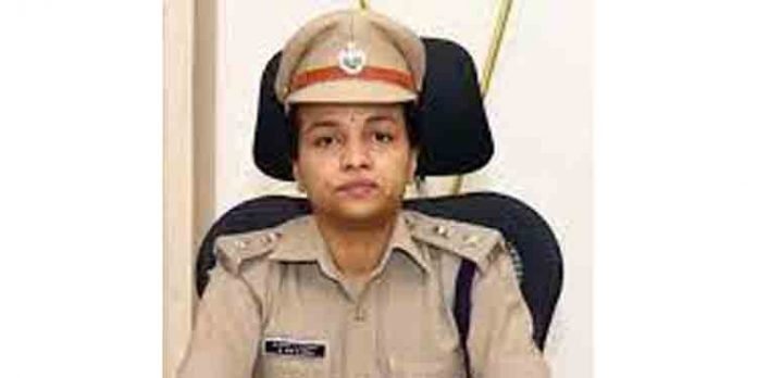 തലസ്ഥാനത്ത് പോലീസിന്റെ തലപ്പത്ത് ആദ്യമായി വനിത ; ഡോ.ദിവ്യ വി.ഗോപിനാഥ് ചുമതലയേറ്റു തലസ്ഥാനത്ത് പോലീസിന്റെ തലപ്പത്ത് ആദ്യമായി വനിത ; ഡോ.ദിവ്യ വി.ഗോപിനാഥ് ചുമതലയേറ്റു