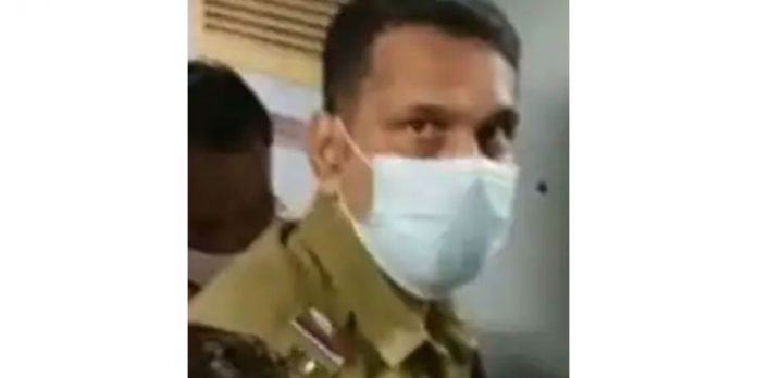 ട്രെയിനിൽ യാത്രക്കാരനെ ക്രൂരമായി മർദിച്ച എഎസ്ഐക്ക് സസ്പെൻഷൻ ട്രെയിനിൽ യാത്രക്കാരനെ ക്രൂരമായി മർദിച്ച എഎസ്ഐക്ക് സസ്പെൻഷൻ
