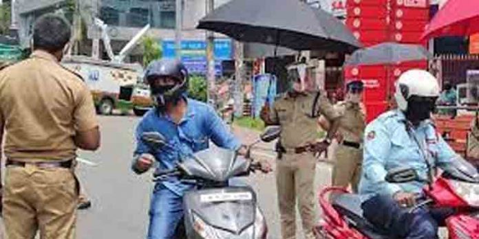 കോവിഡ് നിയന്ത്രണ ലംഘനം ; സംസ്ഥാനത്ത് 215 കേസുകള് രജിസ്റ്റര് ചെയ്തു കോവിഡ് നിയന്ത്രണ ലംഘനം ; സംസ്ഥാനത്ത് 215 കേസുകള് രജിസ്റ്റര് ചെയ്തു