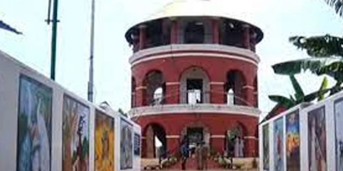 പൂജപ്പുര സെൻട്രൽ ജയിലിലും കോവിഡ് പടരുന്നു ; 262 തടവുകാർക്ക് കോവിഡ് സ്ഥിരീകരിച്ചു പൂജപ്പുര സെൻട്രൽ ജയിലിലും കോവിഡ് പടരുന്നു ; 262 തടവുകാർക്ക് കോവിഡ് സ്ഥിരീകരിച്ചു