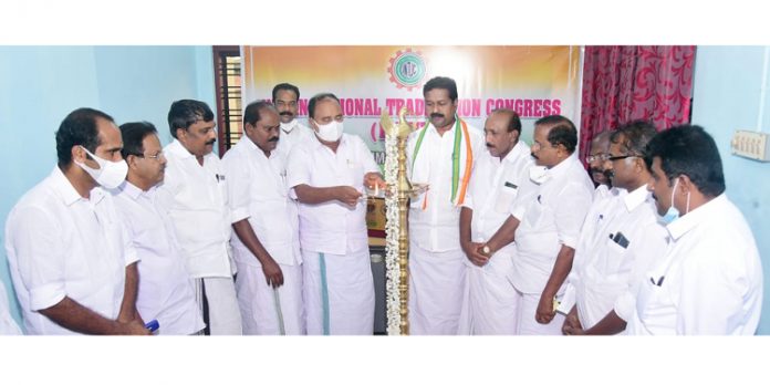 ഐഎൻടിയുസി ജില്ലാ പ്രസിഡന്റായി ജ്യോതിഷ് കുമാർ മലയാലപ്പുഴ ചുമതലയേറ്റു ഐഎൻടിയുസി ജില്ലാ പ്രസിഡന്റായി ജ്യോതിഷ് കുമാർ മലയാലപ്പുഴ ചുമതലയേറ്റു
