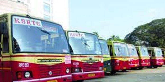 ചക്രങ്ങളിലൊന്ന് കുറച്ച് ബസ് ഒടിച്ചു ; കെഎസ്ആര്ടിസി ജീവനക്കാര്ക്ക് സസ്പെന്ഷന് ചക്രങ്ങളിലൊന്ന് കുറച്ച് ബസ് ഒടിച്ചു ; കെഎസ്ആര്ടിസി ജീവനക്കാര്ക്ക് സസ്പെന്ഷന്