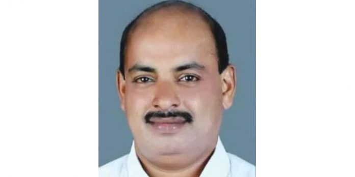 പ്രഭാത സവാരിക്കിറങ്ങിയ കോണ്ഗ്രസ് ബ്ലോക്ക് സെക്രട്ടറിയെ മരിച്ച നിലയില് കണ്ടെത്തി പ്രഭാത സവാരിക്കിറങ്ങിയ കോണ്ഗ്രസ് ബ്ലോക്ക് സെക്രട്ടറിയെ മരിച്ച നിലയില് കണ്ടെത്തി