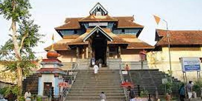 ആറന്മുള പാര്ഥസാരഥി ക്ഷേത്രത്തില് ഉത്സവത്തിന് കൊടിയേറി ആറന്മുള പാര്ഥസാരഥി ക്ഷേത്രത്തില് ഉത്സവത്തിന് കൊടിയേറി