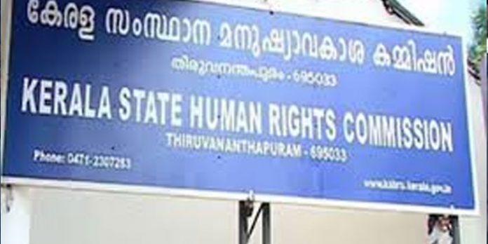 അര്ബുദ രോഗിയുടെ വീട്ടിലേക്ക് കുടിവെള്ളം നല്കാമെന്ന ഉറപ്പ് പാലിച്ചില്ല ; ജലഅതോറിറ്റിക്ക് മനുഷ്യാവകാശകമ്മീഷന്റെ വിമര്ശനം അര്ബുദ രോഗിയുടെ വീട്ടിലേക്ക് കുടിവെള്ളം നല്കാമെന്ന ഉറപ്പ് പാലിച്ചില്ല ; ജലഅതോറിറ്റിക്ക് മനുഷ്യാവകാശകമ്മീഷന്റെ വിമര്ശനം