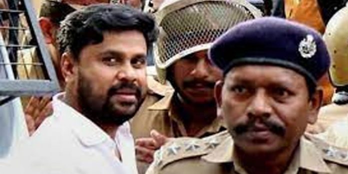 ഗൂഢാലോചന : പ്രതികളെ കസ്റ്റഡിയില് വേണമെന്ന് പ്രോസിക്യൂഷന് നാളെ ആവശ്യപ്പെടും ഗൂഢാലോചന : പ്രതികളെ കസ്റ്റഡിയില് വേണമെന്ന് പ്രോസിക്യൂഷന് നാളെ ആവശ്യപ്പെടും