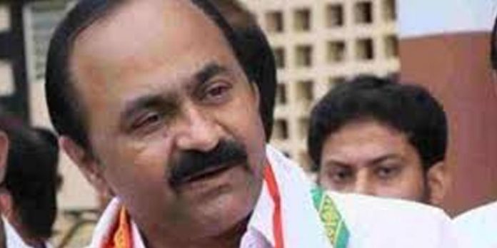 ലോകായുക്തയെ നോക്കുകുത്തിയാക്കുന്ന ഓര്ഡിനന്സില് ഒപ്പിടരുതെന്ന് ആവശ്യപ്പെട്ട് വി.ഡി സതീശന് ഗവര്ണര്ക്ക് കത്തയച്ചു ലോകായുക്തയെ നോക്കുകുത്തിയാക്കുന്ന ഓര്ഡിനന്സില് ഒപ്പിടരുതെന്ന് ആവശ്യപ്പെട്ട് വി.ഡി സതീശന് ഗവര്ണര്ക്ക് കത്തയച്ചു